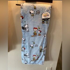 Berkshire Blanket Co Peanuts plush throw - sports print - Brand new LAST ONE